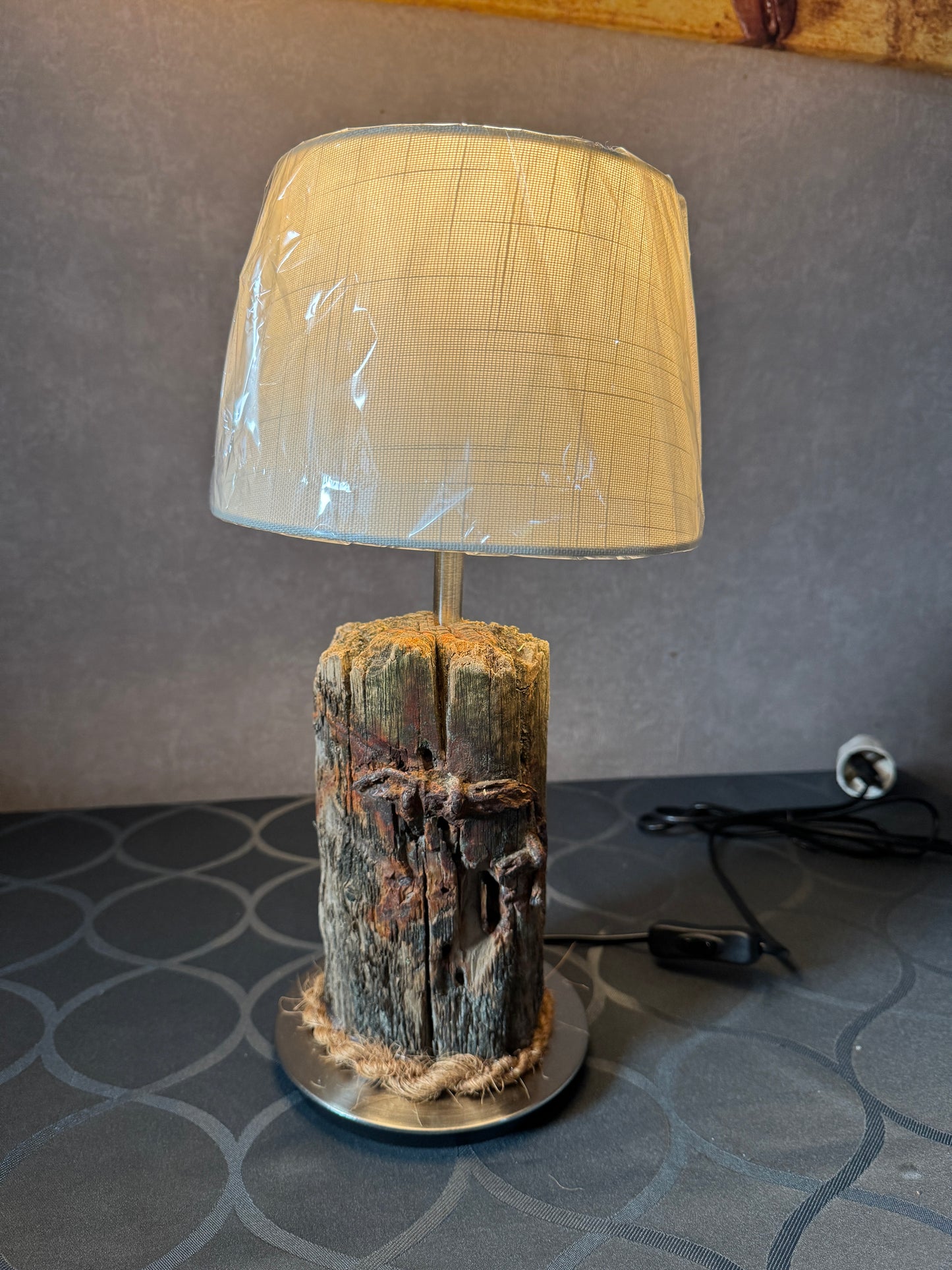 Lampe aus echtem Strandgut – Geschenk für Meeresliebhaber