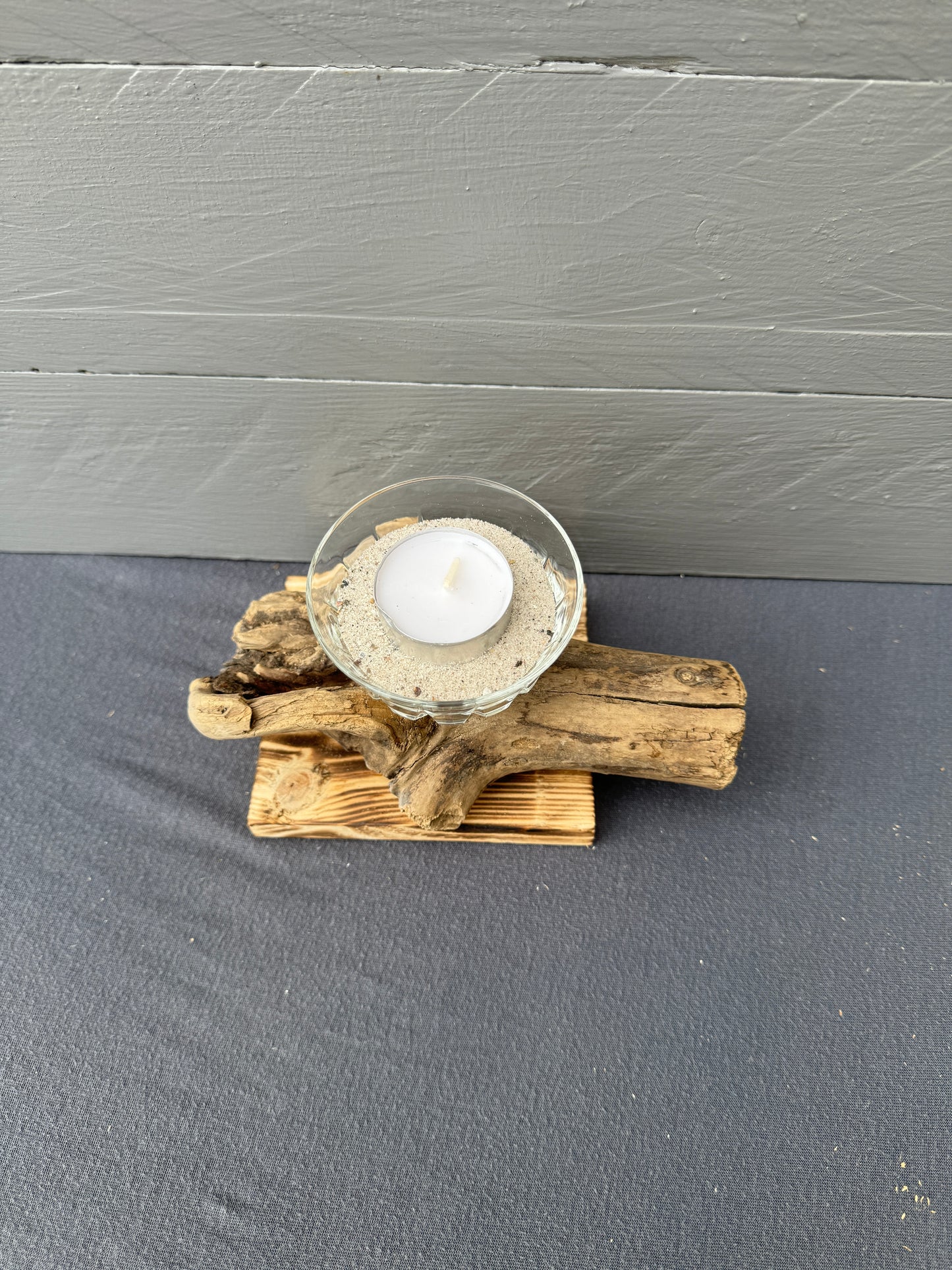 Kerzenhalter „Küstenholz“ – Treibholz auf Palettenholz mit Teelichtglas