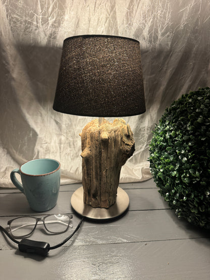 Maritime Treibholzlampe Nordseelicht Oldenswort mit einzigartiger Maserung aus Eiderstedt