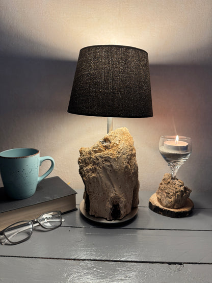 Treibholzlampe mit grauem Lampenschirm 20 cm leuchtend