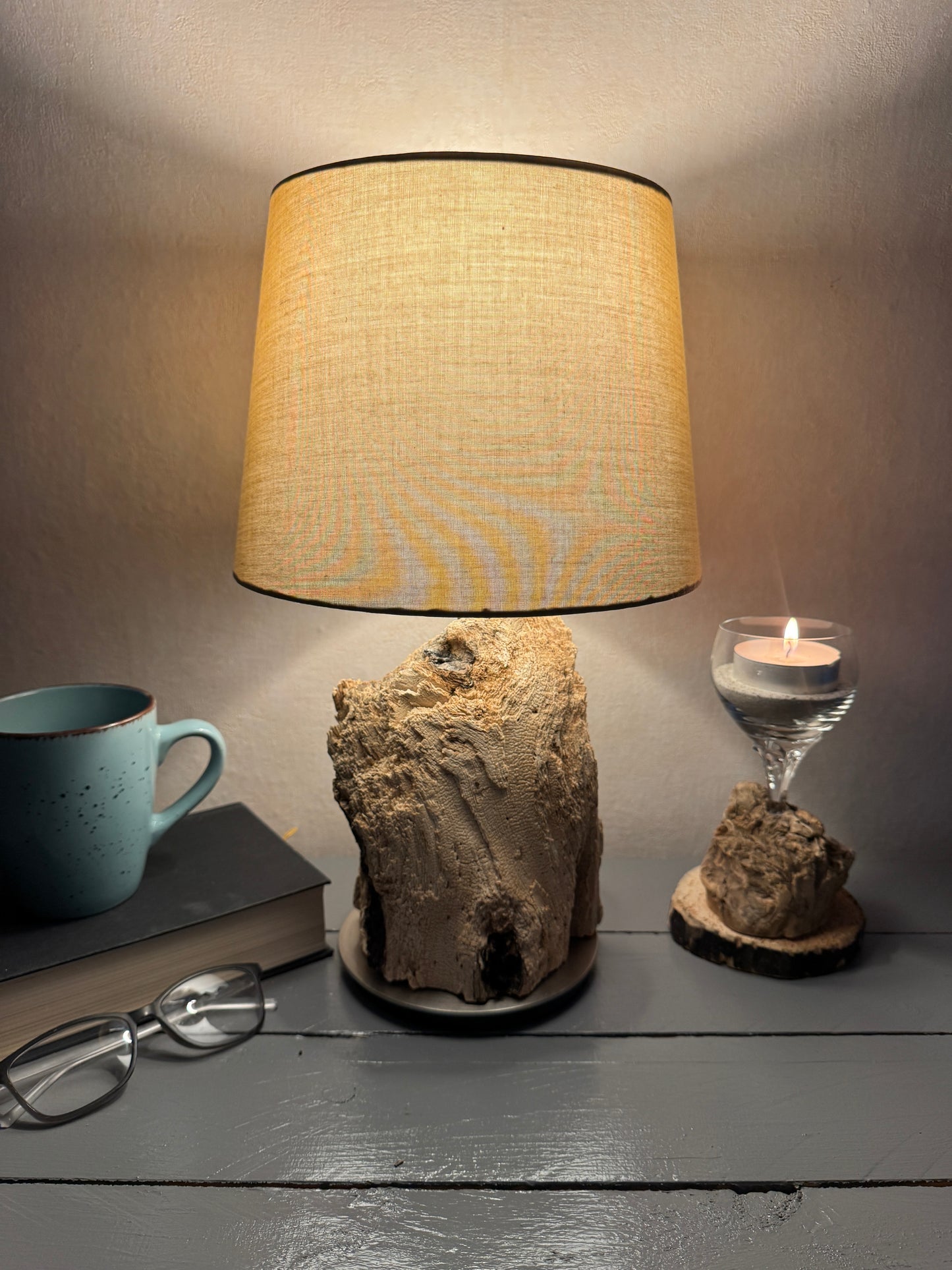 Treibholzlampe mit taupe braun Lampenschirm 24 cm leuchtend