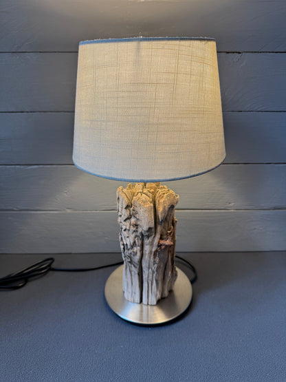 Handarbeit aus Schleswig-Holstein – Treibholzlampe Nordseelicht Friedrichskoog