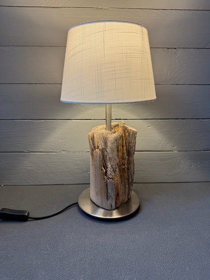 Maritime Tischlampe Helgoland – dekorative Holzlampe mit LED-Licht