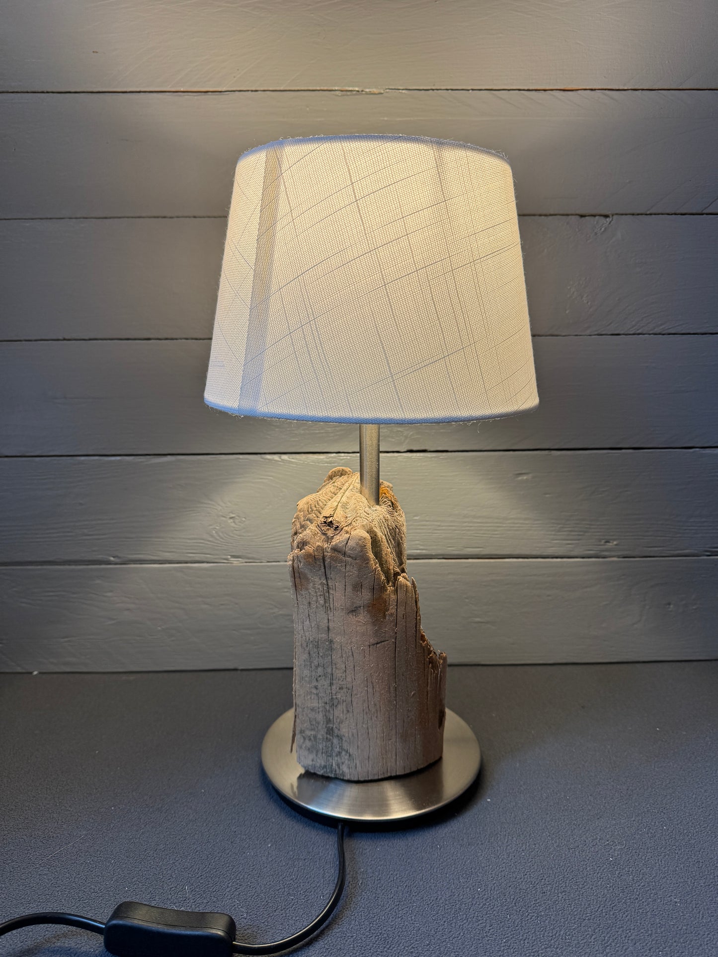 Treibholzlampe Helgoland – rustikales Unikat mit nordischem Küstencharakter