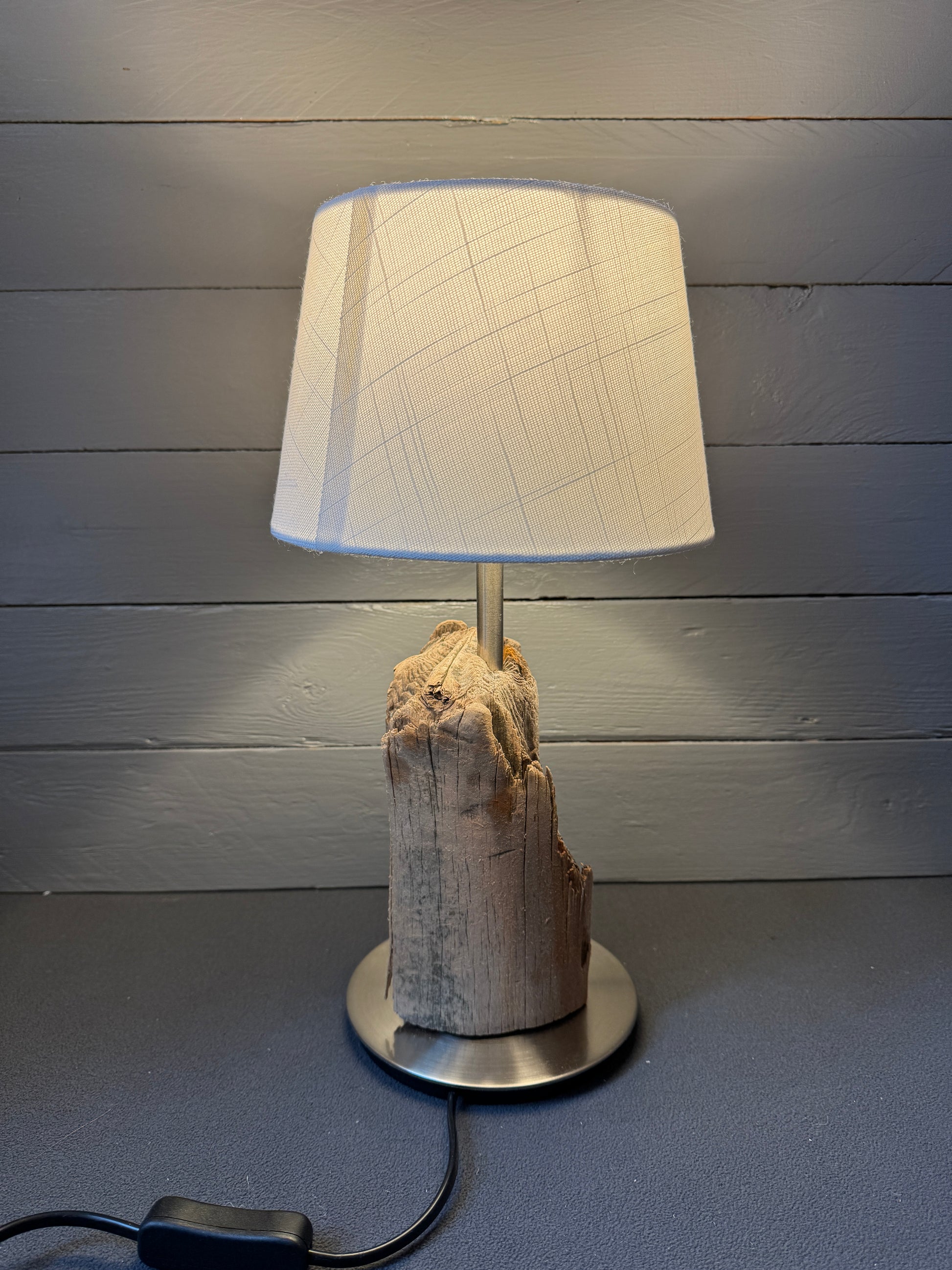 Treibholzlampe Helgoland – rustikales Unikat mit nordischem Küstencharakter