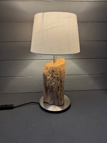 Stimmungsvolle Treibholzlampe als Deko im Wohnzimmer oder Schlafzimmer