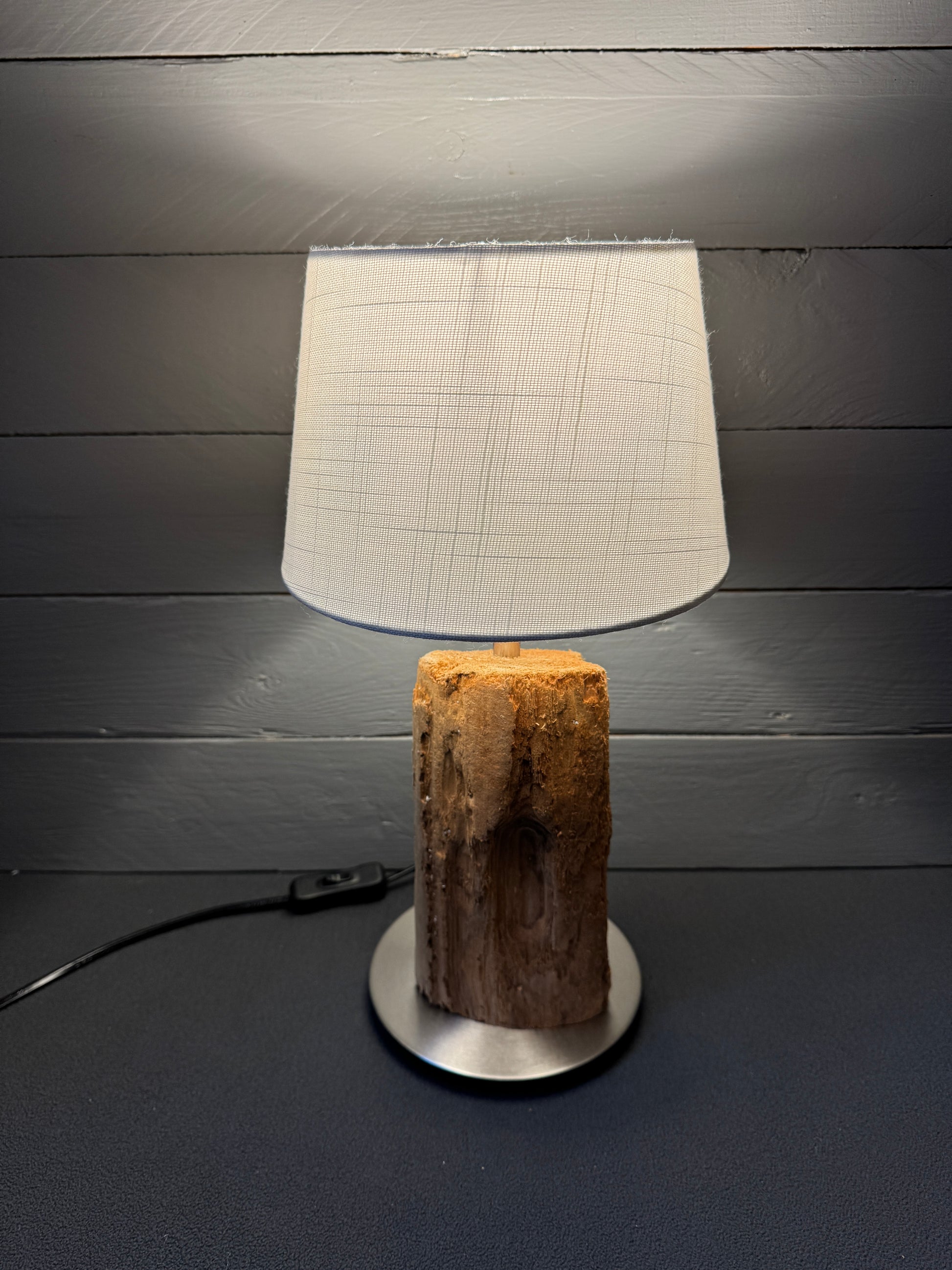 Maritime Treibholzlampe aus Nordseeholz – Nordseelicht Husum Hafenlicht