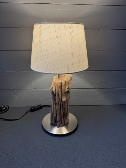 Treibholzlampe Meldorf – rustikales Unikat mit nordischem Küstencharakter