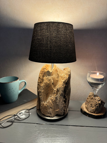 Treibholzlampe mit grauem Lampenschirm 20 cm leuchtend