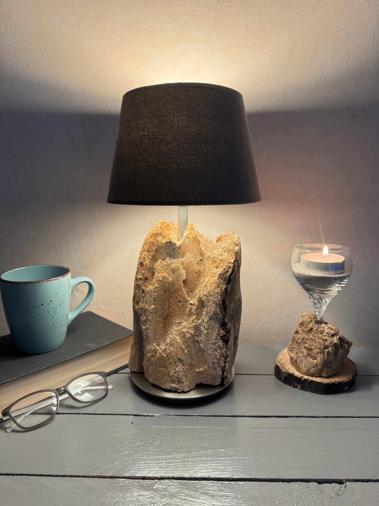 Treibholzlampe mit schwarzem Lampenschirm 20 cm modern leuchtend