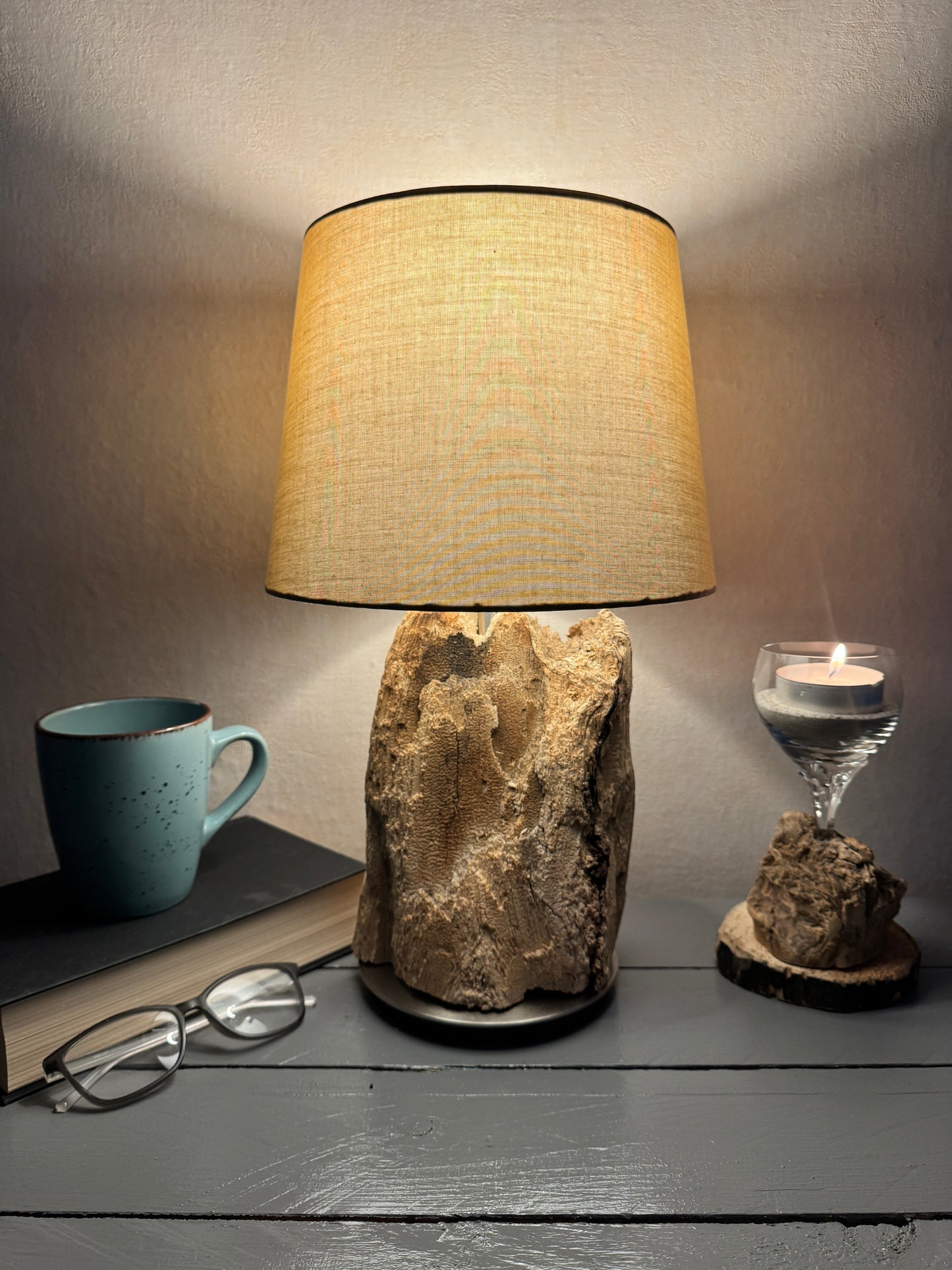 Treibholzlampe mit taupe-braun Lampenschirm 24 cm leuchtend