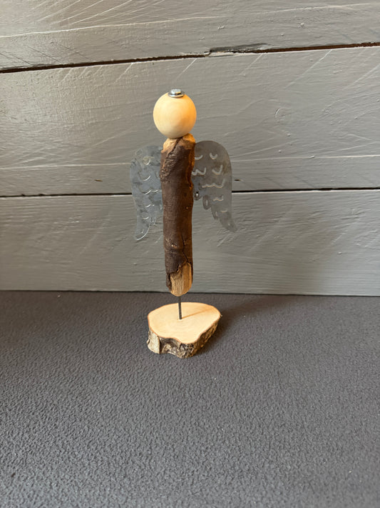 Handgefertigter Engel Gratiel aus Treibholz von der Nord- und Ostsee