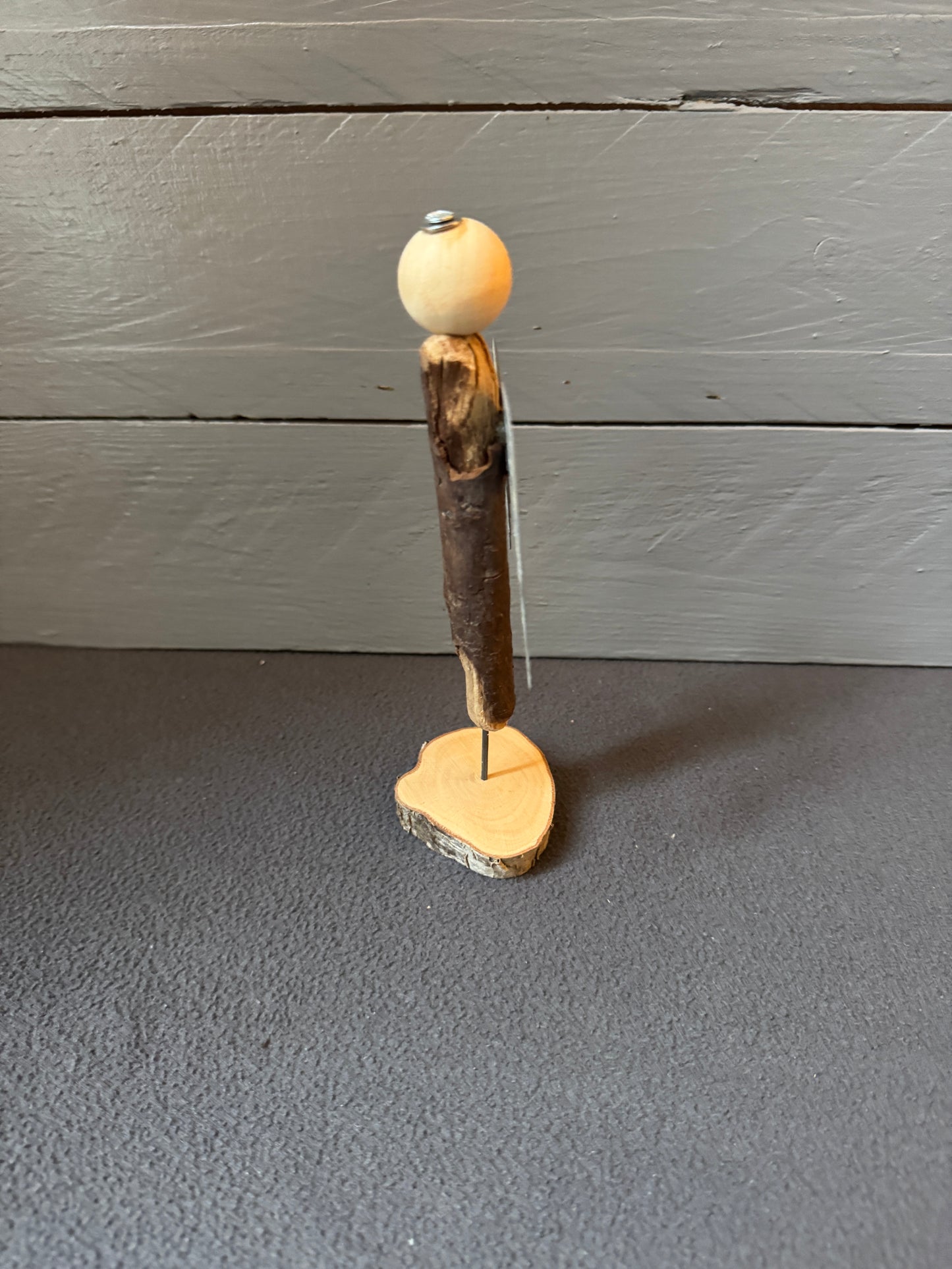 Engel Gratiel aus Treibholz als spirituelle Wohnraumdekoration