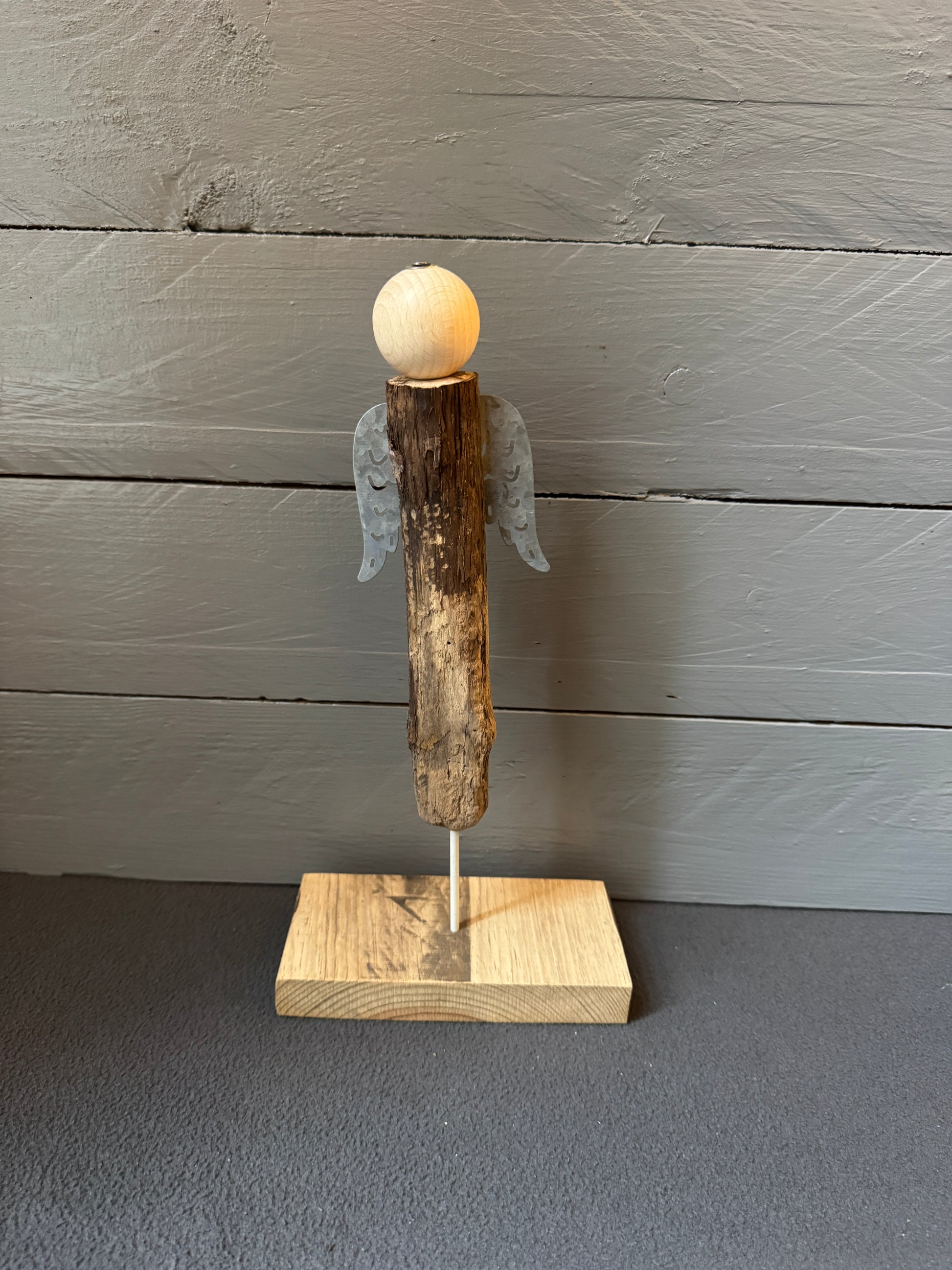Handgefertigter Engel Sofiel aus Treibholz von der Nord- und Ostsee