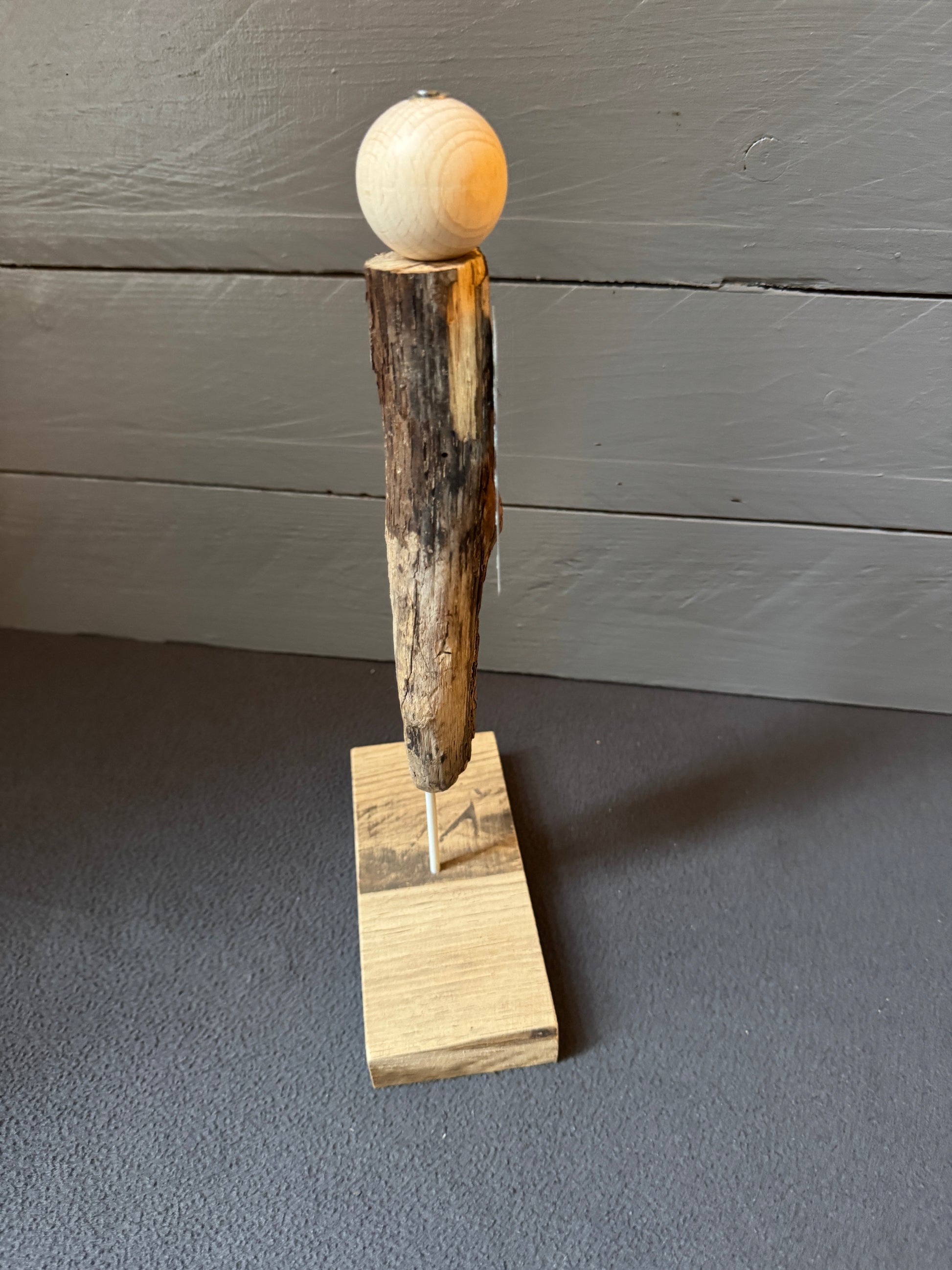 Engel Sofiel aus Treibholz als spirituelle Dekoration im Wohnraum