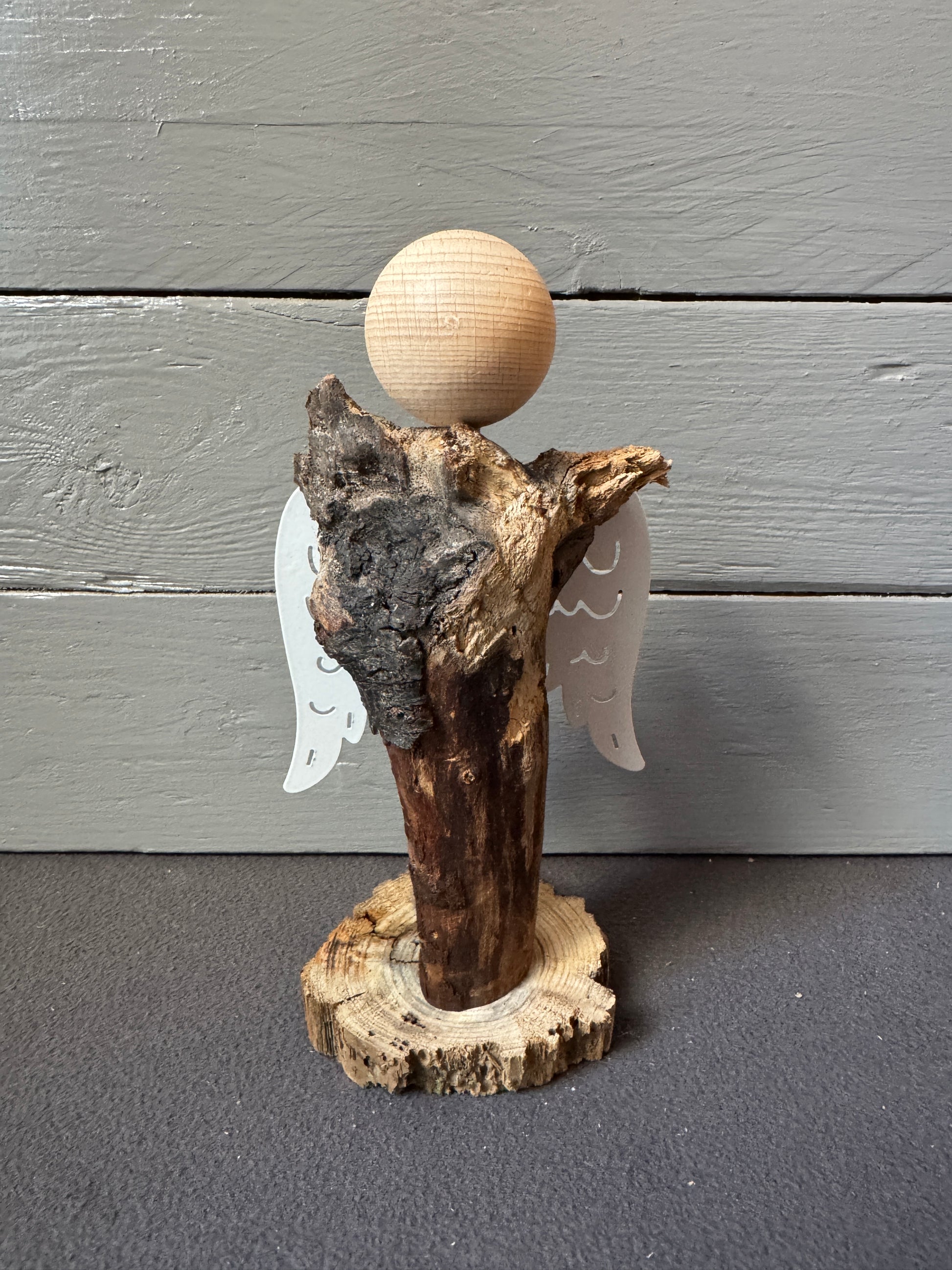 Handgefertigter Engel Uriel aus Treibholz von Nord- und Ostsee in Schleswig-Holstein