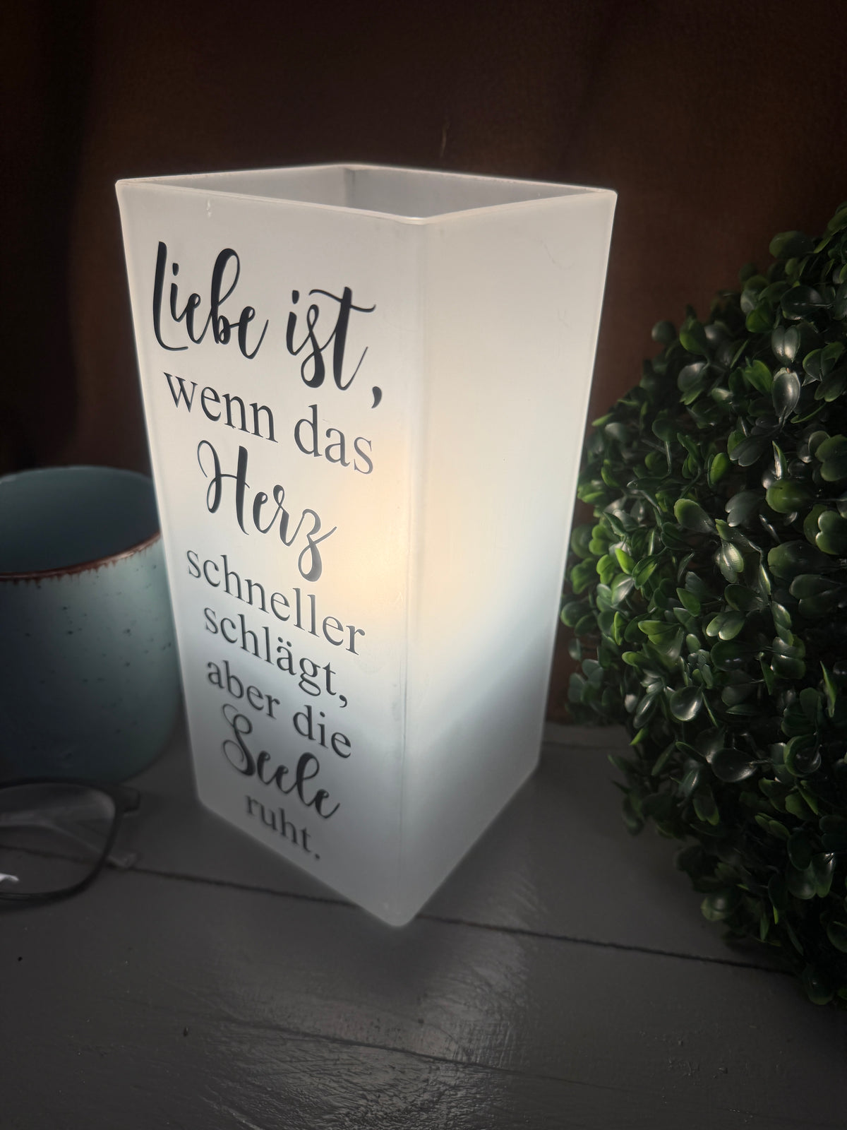Personalisierbare Hochzeitslampe mit den Namen des Brautpaares.