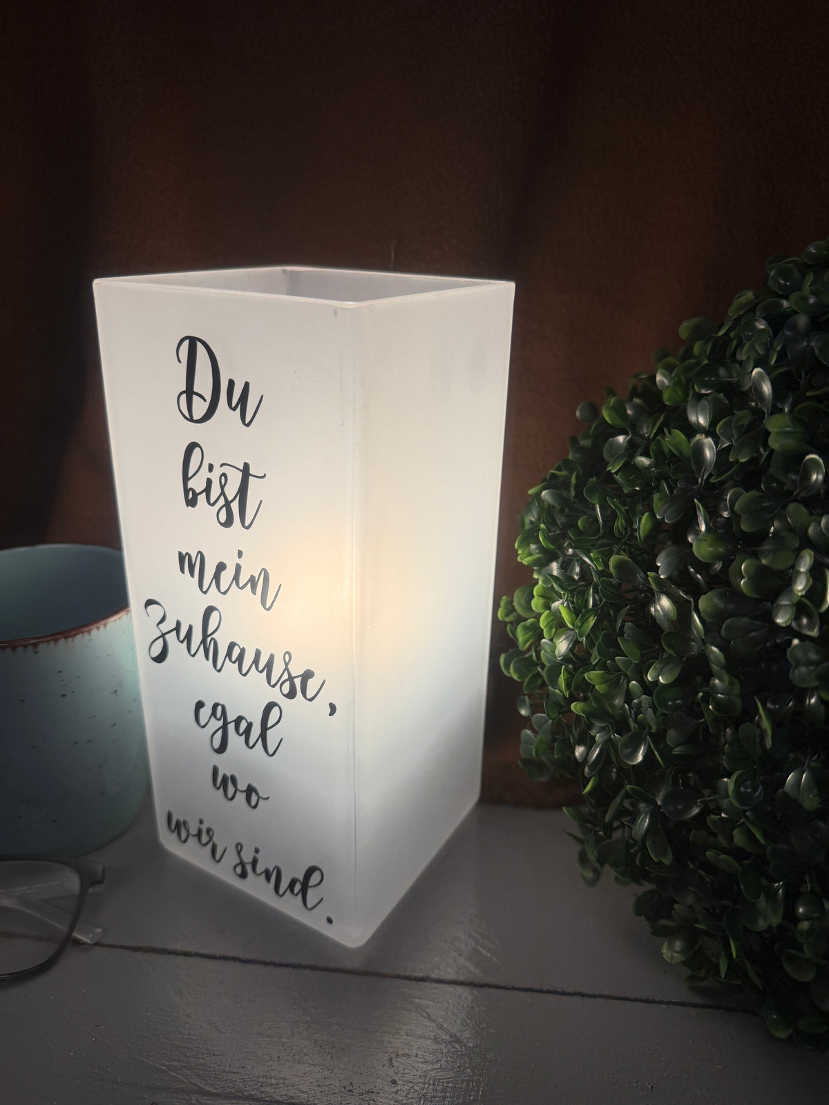 Personalisierte Hochzeitslampe Du bist mein Zuhause mit den Namen des Paares.