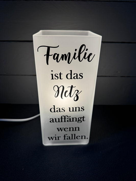 Glaslampe mit Familienspruch Familie ist das Netz