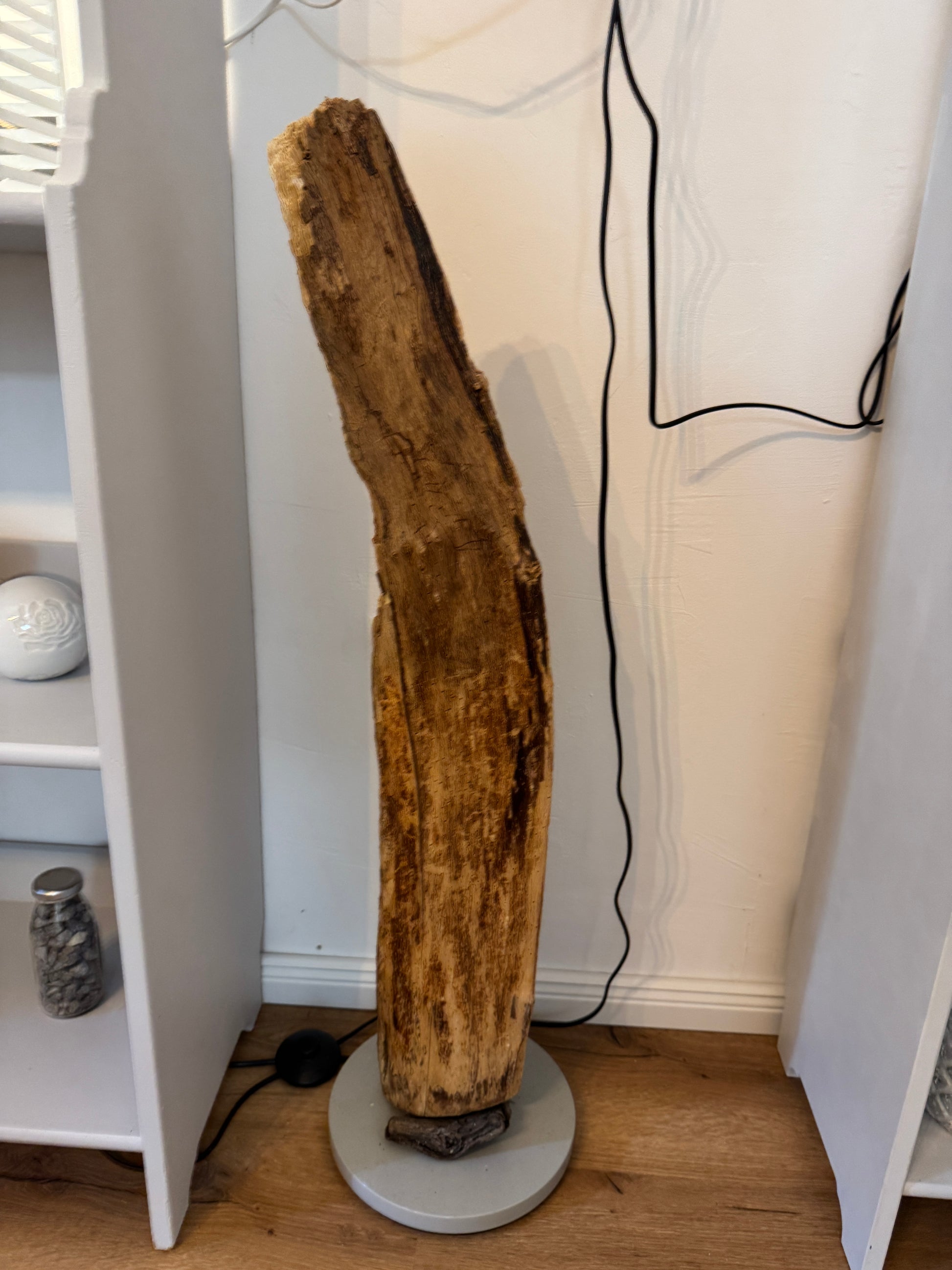 Unikat Stehlampe aus naturbelassenem Treibholz
