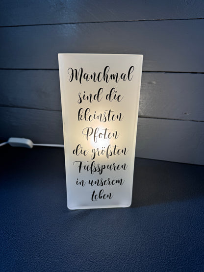 Lampe mit Spruch über Tierliebe und Erinnerung