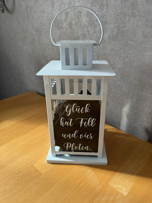 Laterne mit Spruch Glück hat Fell und vier Pfoten