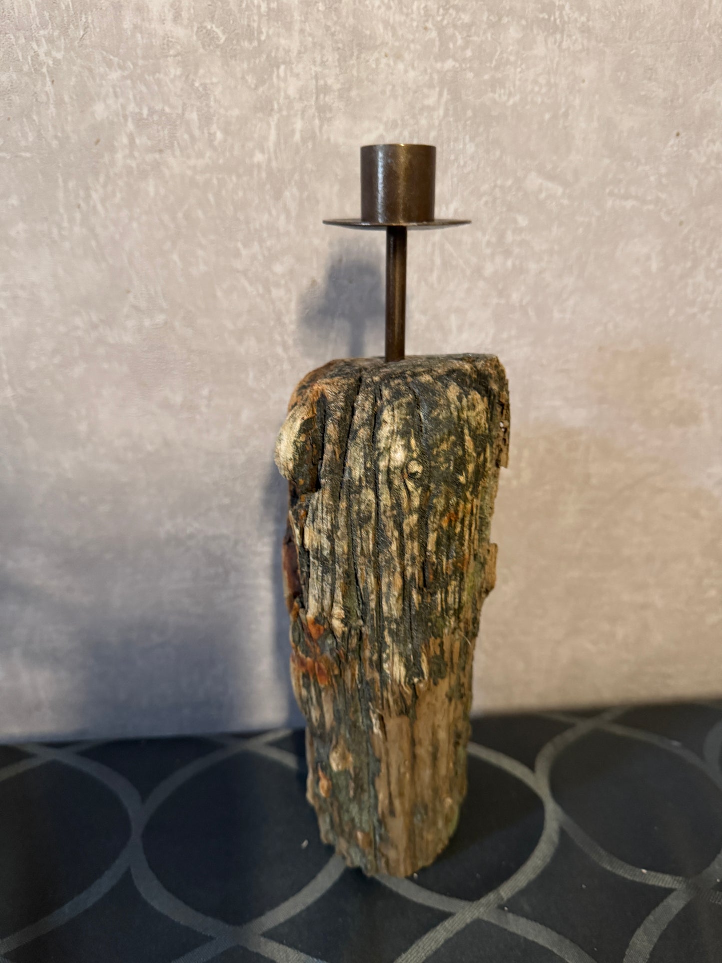 Charakterstarkes Nordsee Holz mit natürlicher Struktur