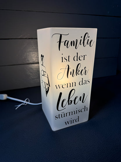 Personalisierte Glaslampe als Geschenk für Familie