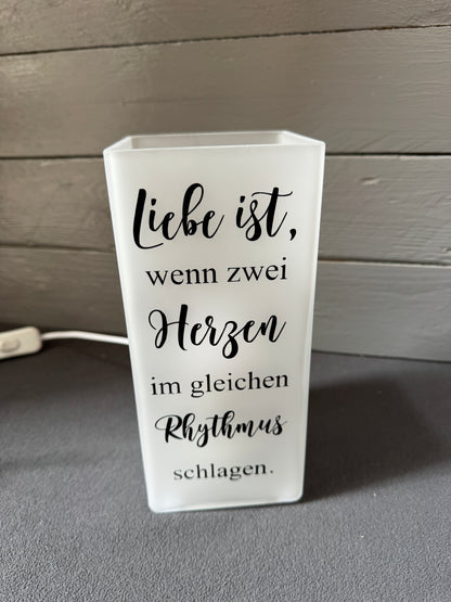 Personalisierte Glaslampe als Hochzeitsgeschenk