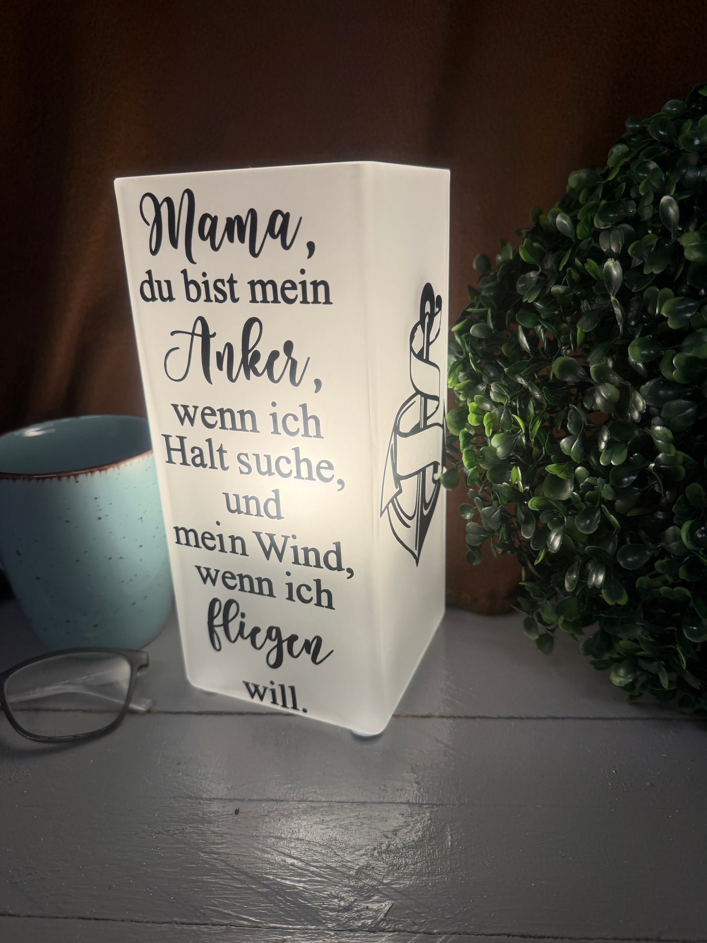 Personalisierte Mama-Lampe mit individuellem Namen möglich, als Geschenk.