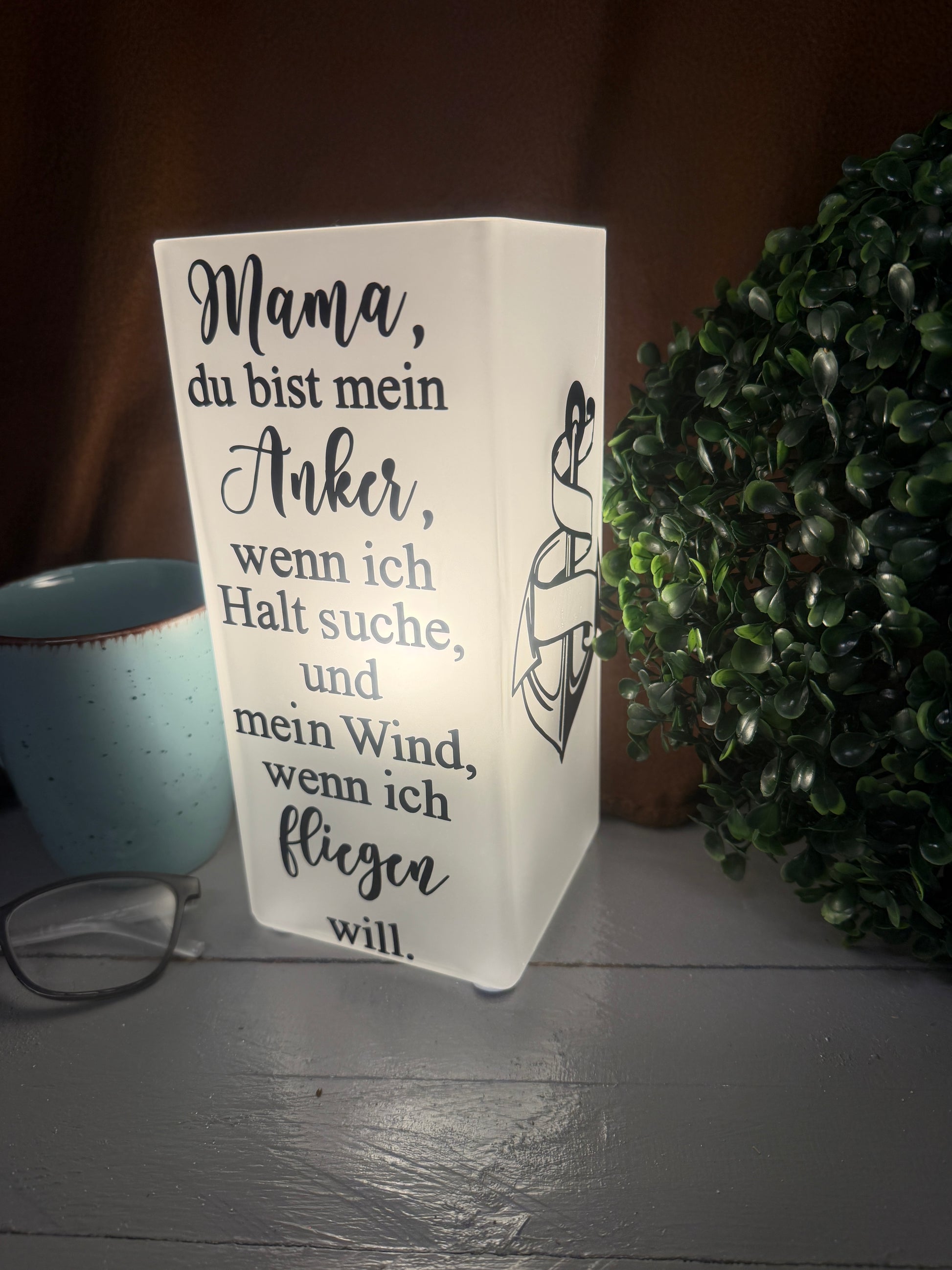 Personalisierte Mama-Lampe mit individuellem Namen möglich, als Geschenk.
