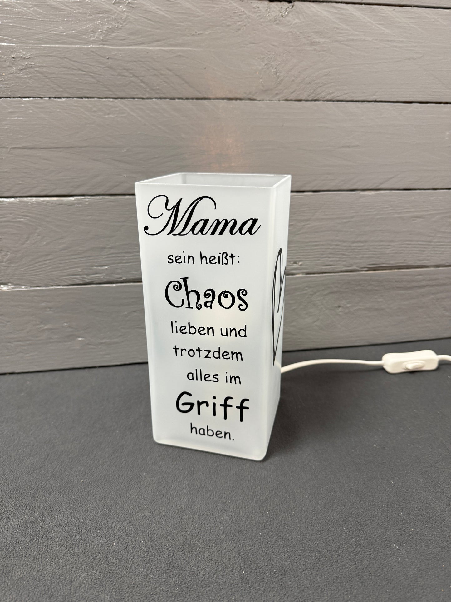 Personalisierte Glaslampe als Geschenk für Mama