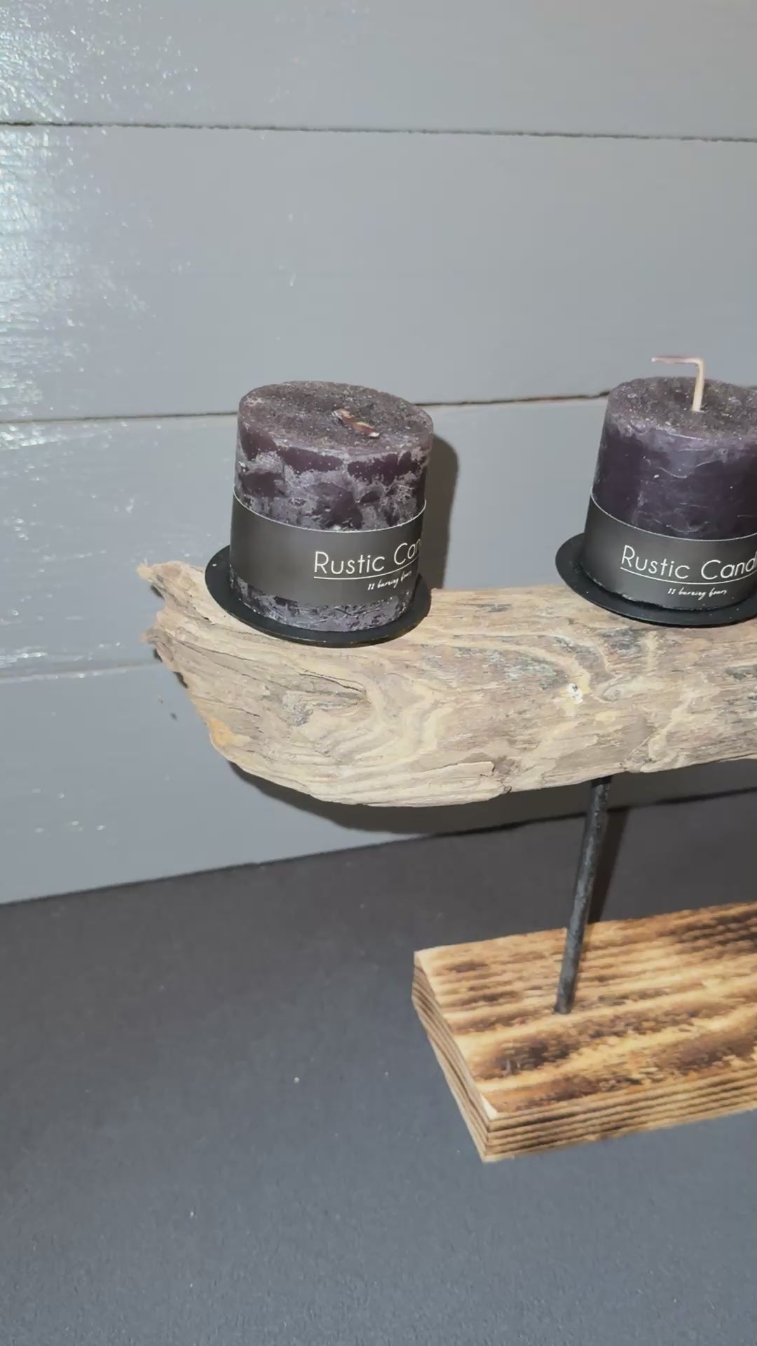 Video zeigt das handgefertigte Adventsgesteck „Nordlicht“ – maritimes Design mit Treibholz, Rustic Candles und warmem Kerzenlicht.