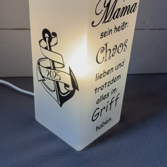 Video: Lampe Mama Chaos Zitat