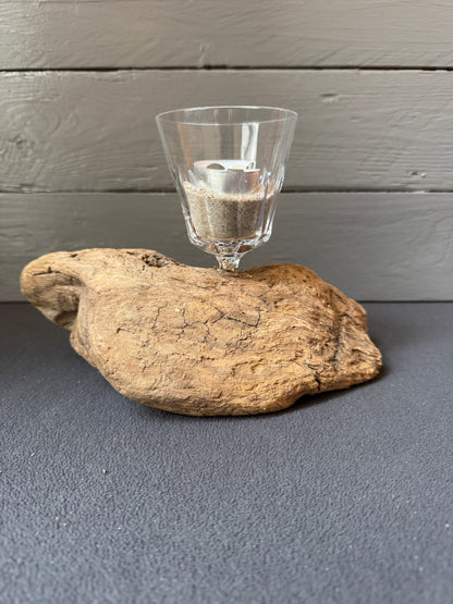 Handgefertigter Treibholz Kerzenhalter aus Olpenitz mit Glas und Ostseesand