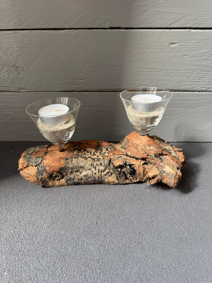 2-flammiger Treibholz Kerzenhalter aus Schwansen mit Glas und Ostseesand