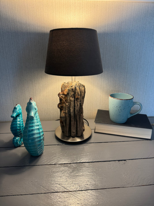 Handgefertigte Lampe aus Nordsee Treibholz