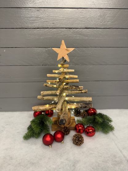 Handgefertigter Treibholz-Weihnachtsbaum 43 cm aus Nordsee-Treibholz mit geflammtem Altholzfuß.