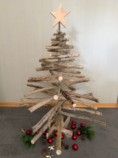 Rückansicht des großen Treibholz-Weihnachtsbaums „Küstenwald“ aus Nordsee-Treibholz, handgefertigtes Unikat aus Schleswig-Holstein.