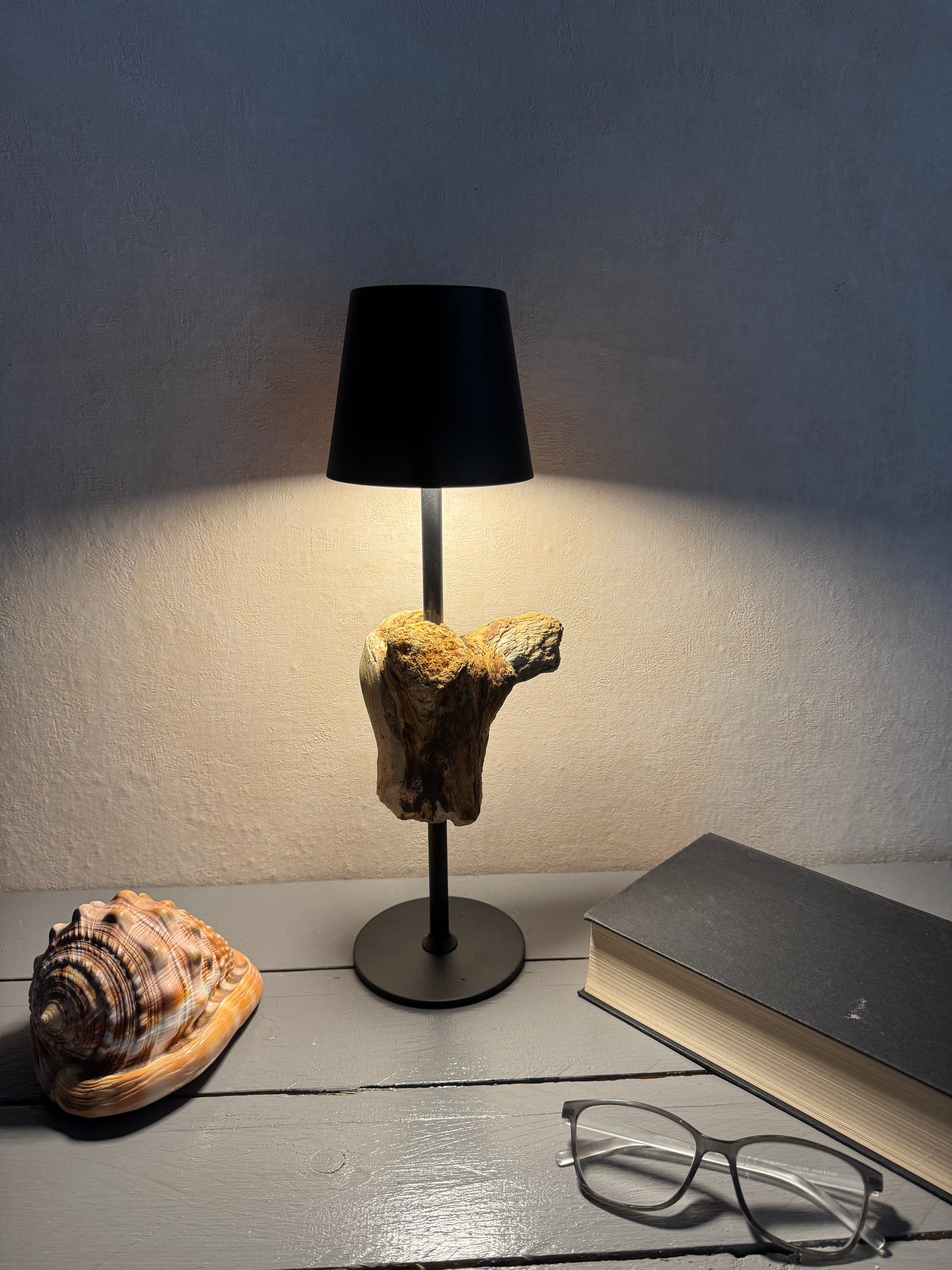 Akku Treibholzlampe mit heller Lichtstufe