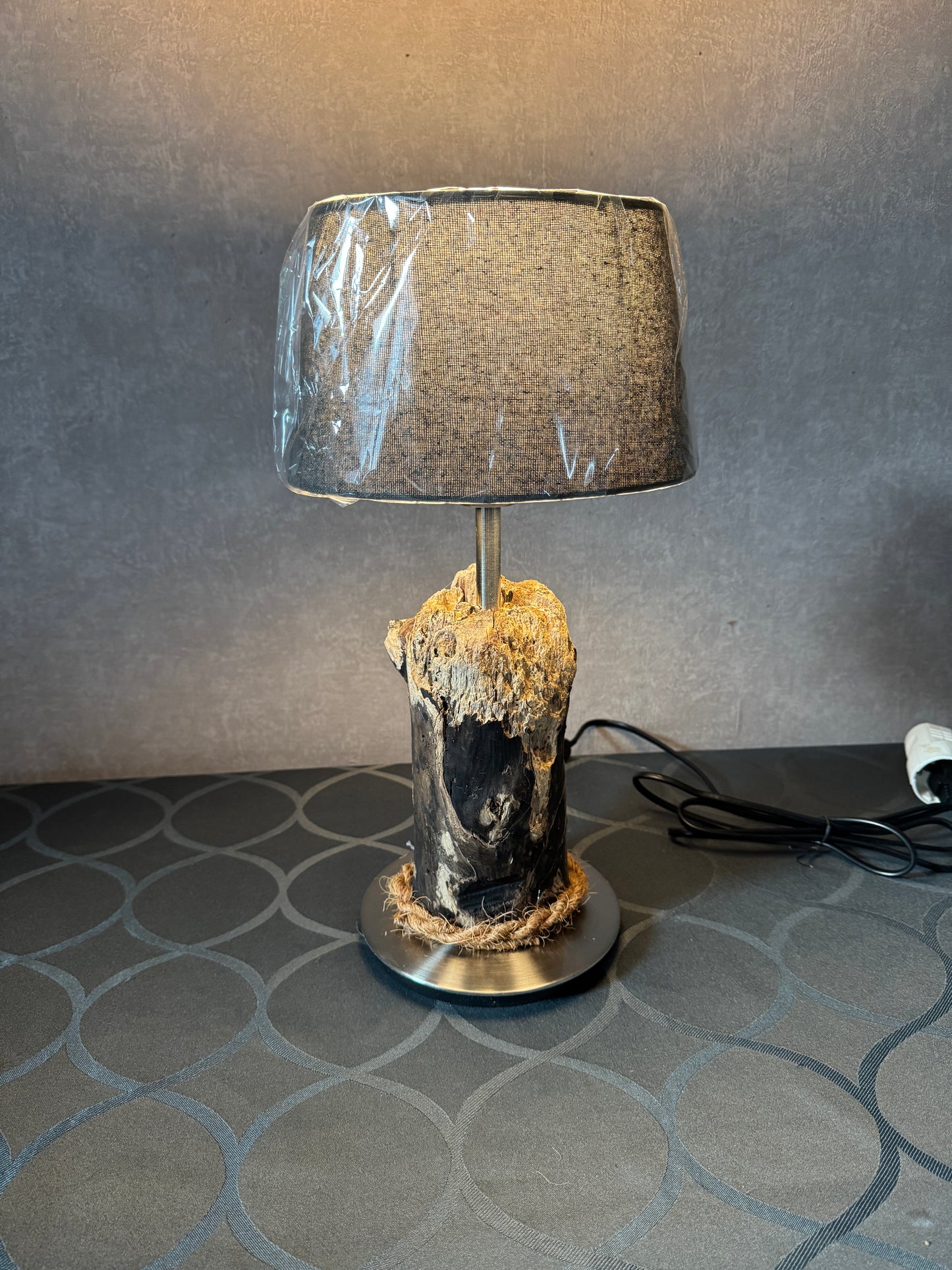 Maritime Treibholzlampe aus Nordseeholz bei Büsum – Frontansicht