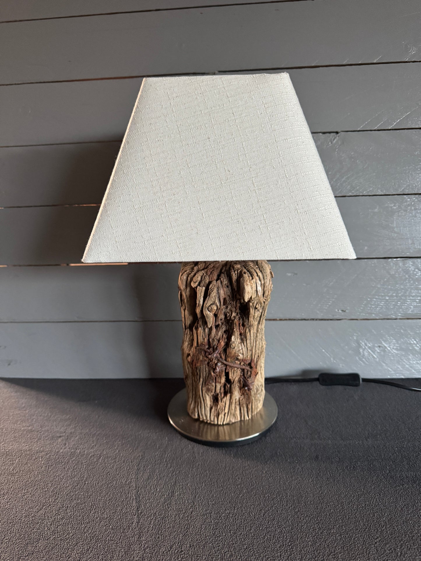 Rustikale Treibholz Tischlampe eckig Beige