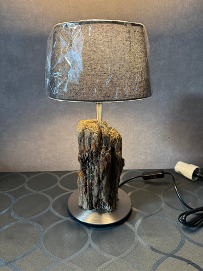 Treibholz Tischlampe im rustikalen Küstenstil – Rückansicht