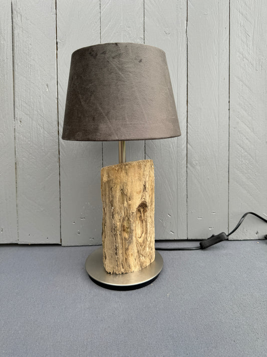 Maritime Treibholzlampe aus Nordseeholz bei Husum – Frontansicht