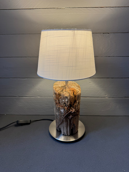 Maritime Treibholzlampe aus Nordseeholz Frontansicht