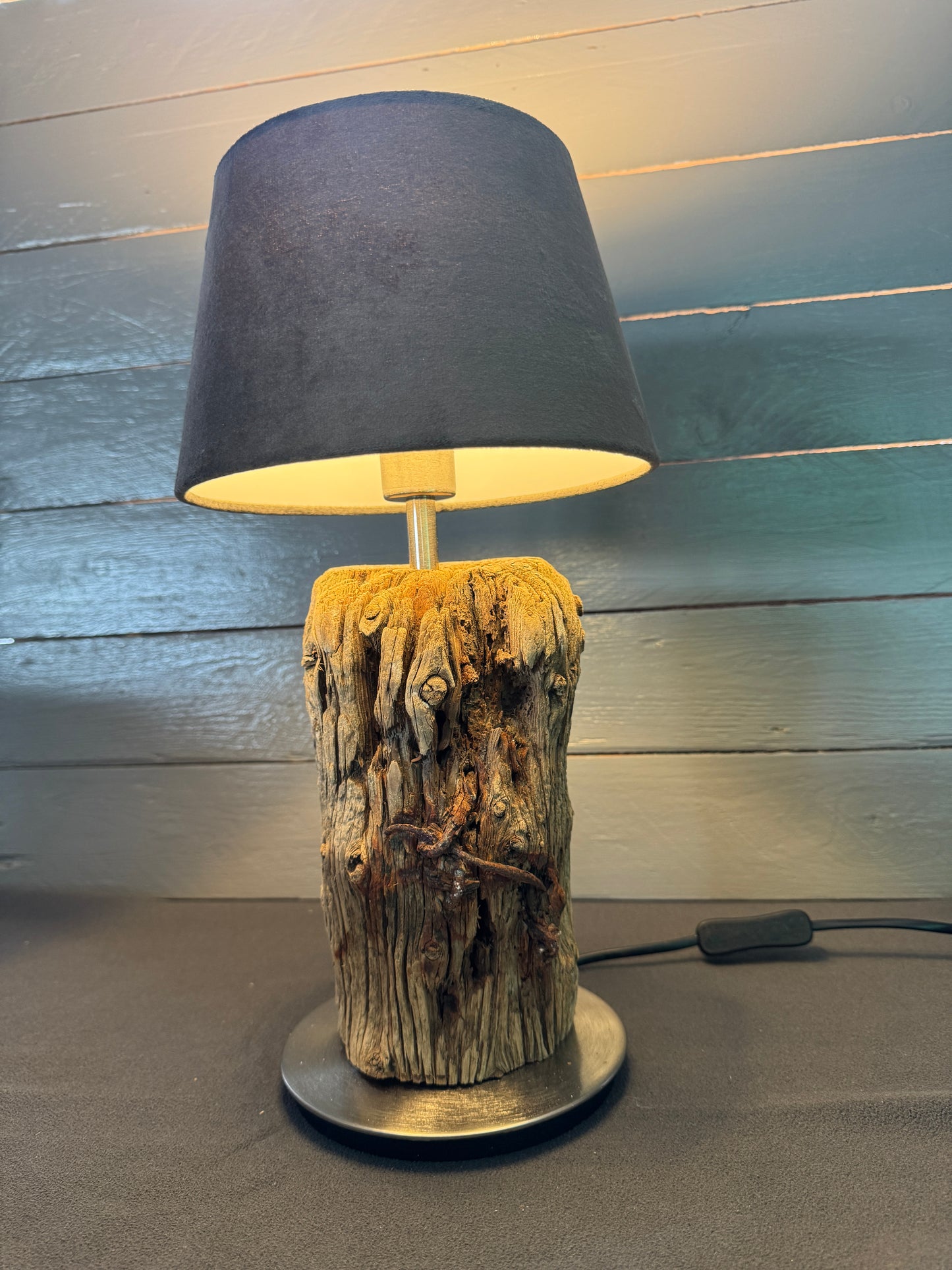 Handgefertigte Lampe rund 20 cm Grau samtig