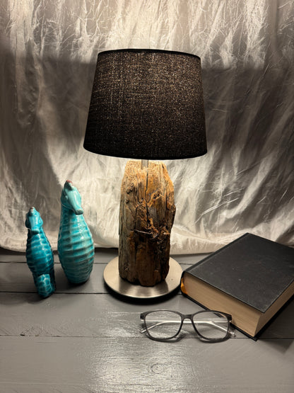 Treibholzlampe Nordseelicht Garding mit rundem Lampenschirm 20 cm Schwarz und warmem Licht