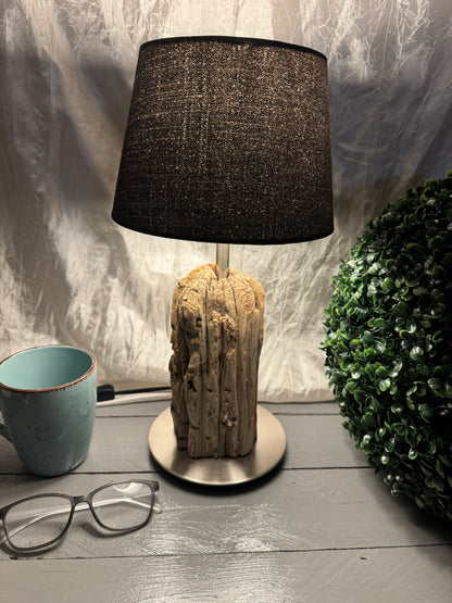 Detailansicht der Treibholzlampe Nordseelicht Hallig Hooge aus Nordsee-Treibholz