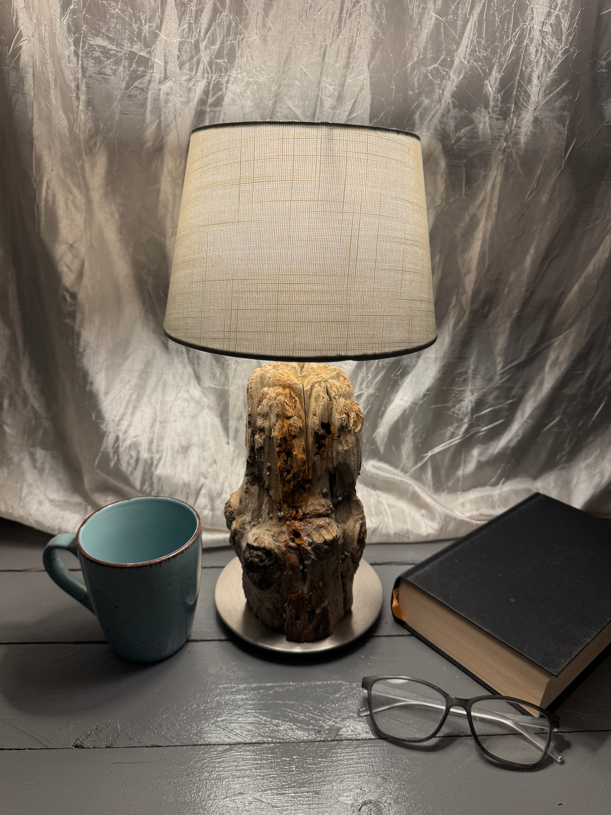 Treibholzlampe Nordseelicht Nordstrand mit rundem Lampenschirm 20 cm Taupe und warmem Licht