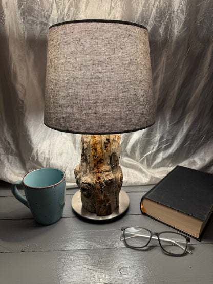 Treibholzlampe Nordseelicht Nordstrand mit rundem Lampenschirm 24 cm Grau und warmem Licht